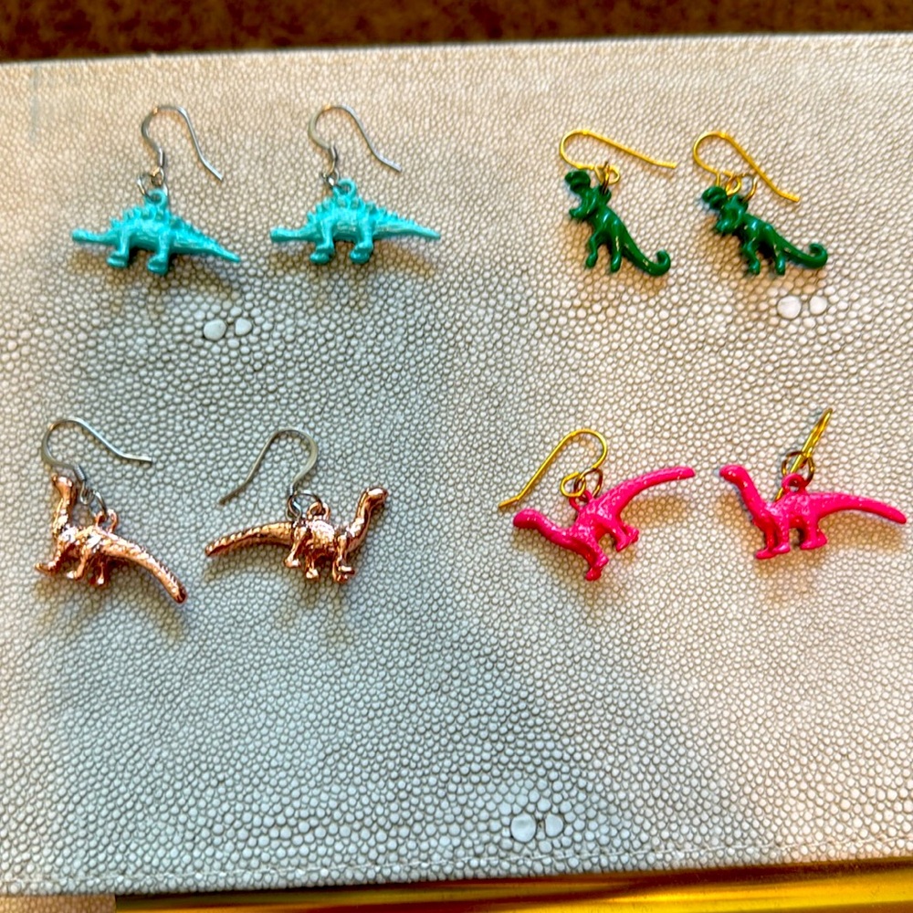 Dino earrings